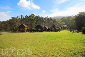 Гостиница Double Lake B&B  Zhushan Township